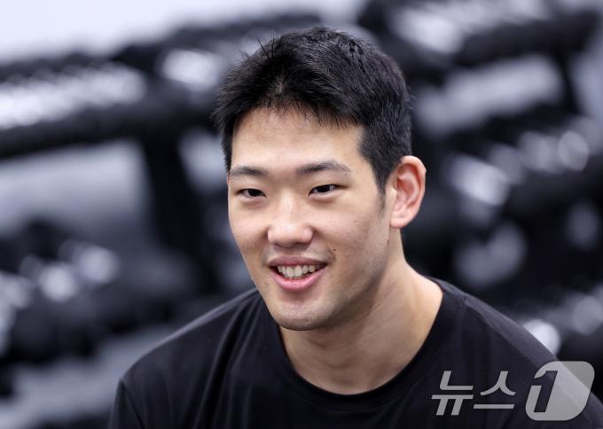 최진원 크로스핏 식스 헤드코치가 26일 서울 마포구 크로스핏 식스에서 뉴스1과 인터뷰를 하고 있다. ⓒ News1 박지혜 기자