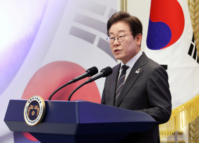 이재명 대통령이 취임 후 첫 기자회견을 여는 방안을 검토하고 있다. 사진은 이 대통령이 지난 27일 청와대 영빈관에서 열린 '호국보훈의 달, 대통령의 초대' 행사에서 인사말을 하는 모습. /사진=뉴시스 
