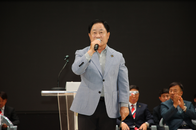 주광덕 남양주시장이 지난 28일 남양주체육문화센터 실내체육관에서 열린 '2025년 제19회 남양주시장기 태권도대회'에 참석해 인사말을 하고 있다. /사진제공=남양주시