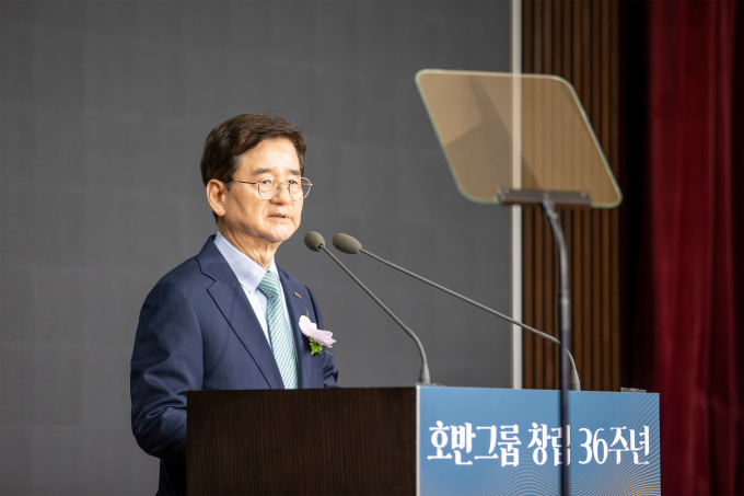  호반그룹이 지난달 30일 서울 서초구 호반그룹 사옥에서 창립 36주년 기념식을 개최했다. 사진은 호반그룹 창립 36주년 기념식에서 김선규 호반그룹 회장이 기념사를 하는 모습. /사진=호반그룹