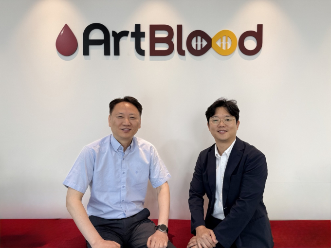 아트블러드가 CTcO(최고세포기술책임자)와 최고혈액기술책임자(CTbO)로 각각 김선규 이사(왼쪽), 노경환 이사를 영입했다. /사진=아트블러드