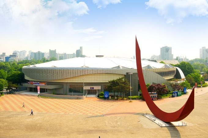 올림픽공원 핸드볼경기장이 '티켓링크 라이브 아레나(ticketLINK Live Arena)'로 새 출발한다. (체육공단 제공)