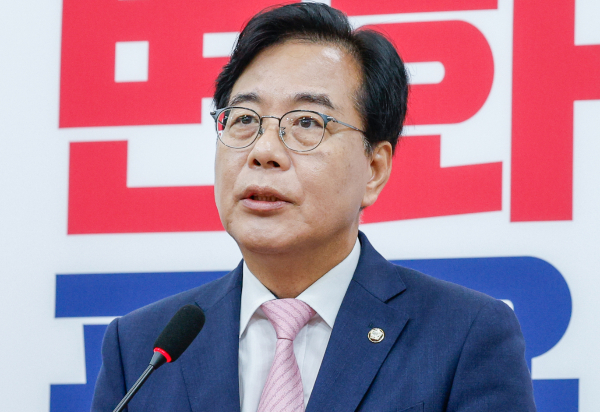 국민의힘 혁신위원장에 안철수 의원이 임명됐다. 사진은 송언석 국민의힘 비상대책위원장 겸 원내대표가 2일 오전 서울 여의도 국회에서 '국민의 마음을 푯대로 삼아 전진하겠습니다'를 주제로 취임 기자회견을 하고 있는 모습. /사진=뉴스1