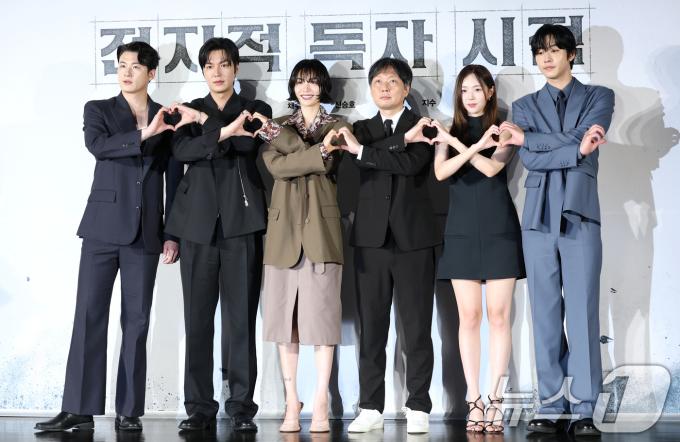 배우 신승호(왼쪽부터)와 이민호, 나나, 김병우 감독, 채수빈, 안효섭 2025.6.17/뉴스1 ⓒ News1 권현진 기자