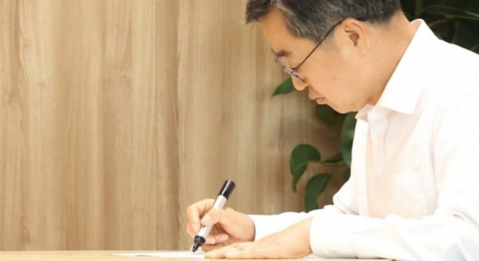 취임 3주년을 맞아 경기도민께 드리는 글을 작성하는 김동연 지사. /사진=김동연 지사 SNS