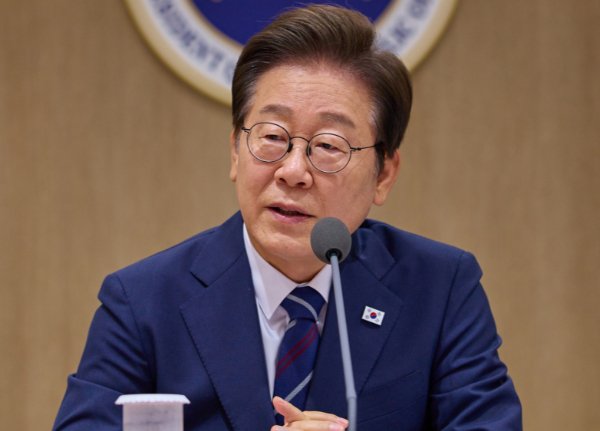 이재명 대통령이 첫 기자회견을 연다. 사진은 이재명 대통령이 지난 1일 서울 용산 대통령실 청사에서 열린 국무회의에서 발언을 하고 있는 모습. /사진=이재명 대통령 SNS
