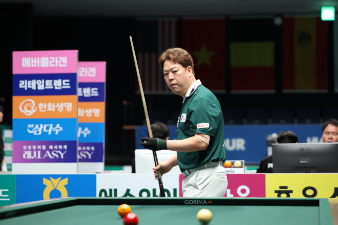 PBA 스타 선수들이 64강에 진출했다. 사진은 지난 2일 경기 고양 킨텍스 PBA스타디움에서 열린 2025-26시즌 2차투어 하나카드 PBA-LPBA 챔피언십 PBA 128강 경기에 출전한 강동궁의 모습. /사진=프로당구협회(PBA) 제공
