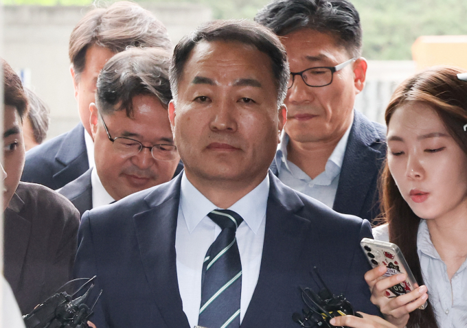 [김계환 전 해병대사령관이 7일 오전 서울 서초구 이명현 순직 해병 특별검사 사무실에서 열린 소환 조사에 출석했다. /사진=뉴시스
