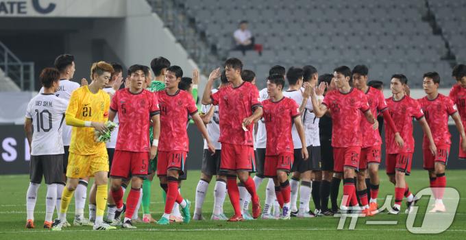 [뉴스1 PICK] 홍명보호, 중국과 동아시안컵 첫 경기서 3대0 완승