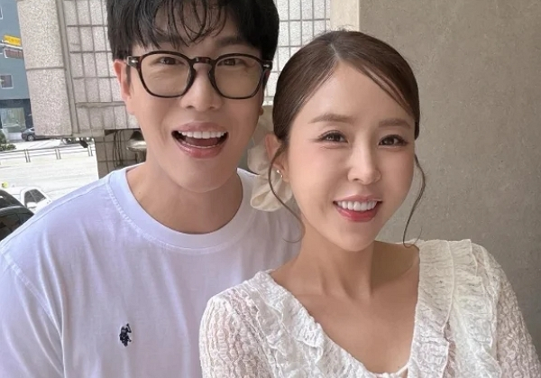 신지와 문원이 이미 양가 상견례를 마친 상태다. 사진은 가수 문원과 코요태 멤버 신지의 모습. /사진=신지 인스타그램 캡처