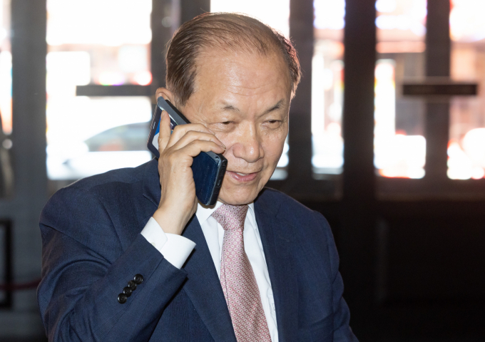 황우여 신임 국민의힘 선거관리위원장이 오는 8월 예정인 당 전당대회와 관련해 살얼음 걷듯이 관리하겠다고 전했다. 사진은 지난 5월7일 황우여 국민의힘 공동선거대책위원장이 서울 시내 한 호텔에서 열린 국민의힘 상임고문단 긴급회동에 참석하고 있는 모습. /사진=뉴시스