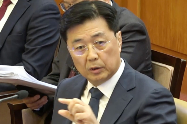 내란특검이 홍장원 전 국가정보원 1차장을 소환해 조사하고 있다. 사진은 홍장원 전 국가정보원 제1차장이 지난 2월20일 서울 종로구 헌법재판소 대심판정에서 열린 윤석열 대통령 탄핵심판 10차 변론에서 증인으로 출석해 발언하고 있는 모습. /사진=뉴스1(헌법재판소 제공)