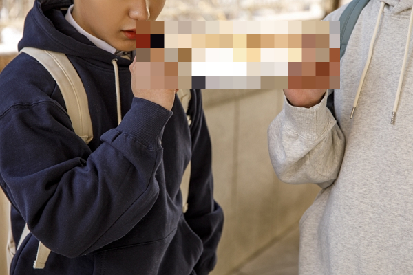 한 남성이 아파트 단지 내에서 흡연하던 중학생을 훈계하자 폭언과 폭력을 당했다는 사연이 전해졌다. 사진은 기사 내용과 직접적인 관련이 없음. /사진=클립아트코리아