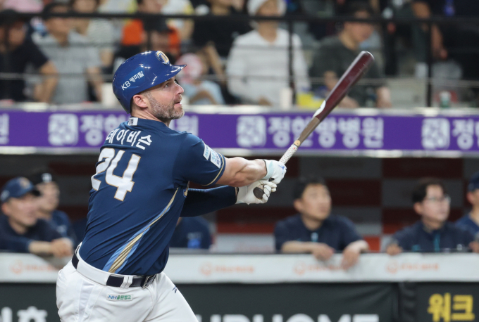 NC다이노스 외국인 타자 맷 데이비슨이 갈비뼈 골절로 4~6주 이탈한다. 사진은 NC에서 활약한 데이비슨의 모습. /사진=뉴스1 