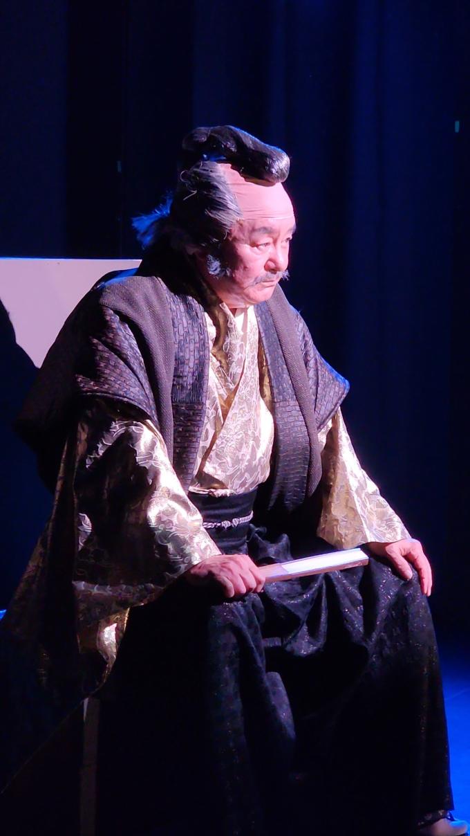 연극 '도꾸가와 이에야스, 주민센터에 가다'