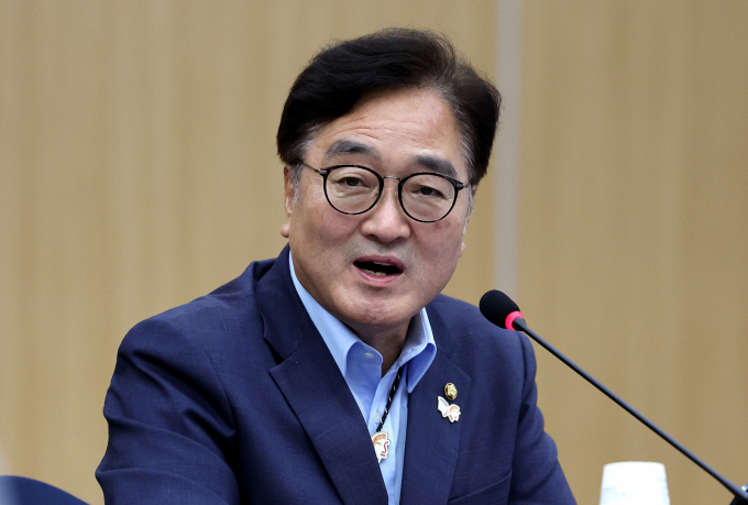 우원식 국회의장이 10일 자신의 페이스북을 통해 사필귀정이라며 글을 올렸다. 사진은 지난1일 우원식 국회의장이 경북 경주시 경주화백컨벤션센터에서 열린 'APEC 2025 KOREA' 준비상황 보고·간담회에서 인사말을 하고 있는 모습. /사진=뉴시스