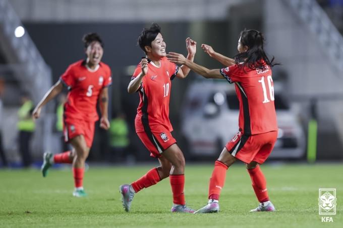 중국을 상대로 원더골을 터뜨린 지소연(대한축구협회 제공)
