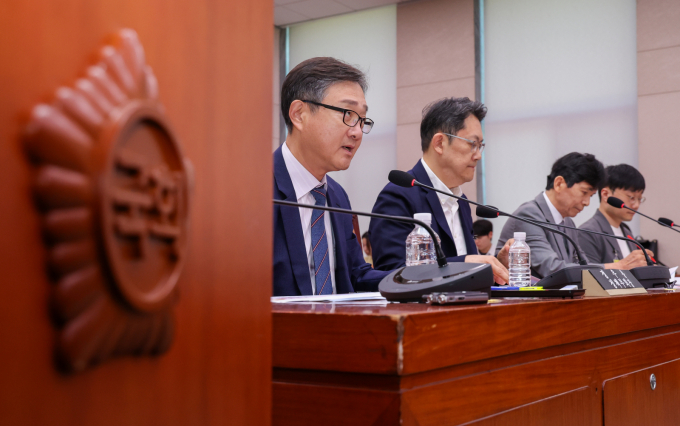 이날 공청회에선 전문가들의 의견도 분명히 갈렸는데 제도 도입의 필요성을 강조하는 목소리와 함께 기업 현실과 부작용을 우려한 신중론도 제기됐다. 사진은 정우용 한국상장회사협의회 정책부회장이 11일 오후 서울 여의도 국회 법제사법위원회 회의실에서 열린 상법 개정안 관련 공청회에서 진술하고 있는 모습. /사진=뉴스1