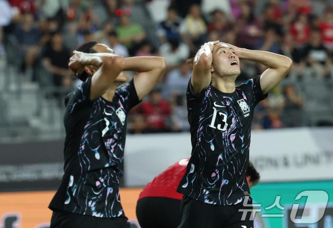강상윤이 11일 오후 경기 용인시 처인구 용인미르스타디움에서 열린 2025 동아시아축구연맹(EAFF) E-1 챔피언십 남자부 대한민국과 홍콩의 경기에서 아쉬워하고 있다. 2025.7.11/뉴스1 ⓒ News1 김영운 기자