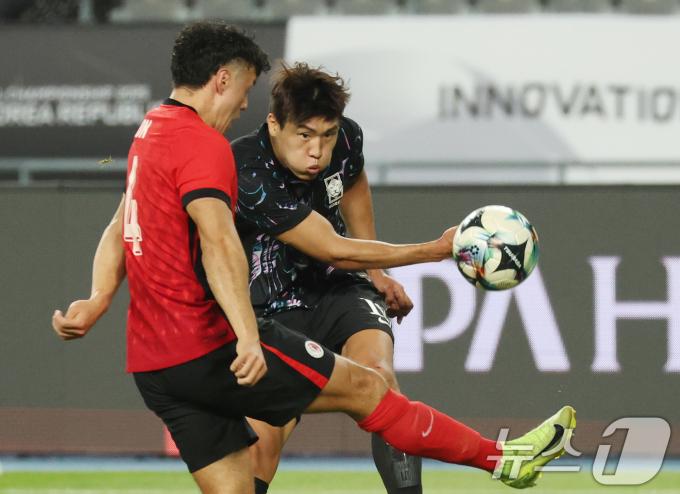 이호재가 11일 오후 경기 용인시 처인구 용인미르스타디움에서 열린 2025 동아시아축구연맹(EAFF) E-1 챔피언십 남자부 대한민국과 홍콩의 경기에서 슛을 하고 있다. 2025.7.11/뉴스1 ⓒ News1 김영운 기자