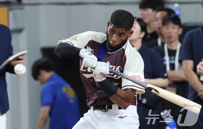 11일 대전 한화생명볼파크에서 열린 KBO 퓨처스 올스타전에서 디아즈가 홈런 레이스에 참가하고 있다. 2025.7.11/뉴스1 ⓒ News1 김기태 기자