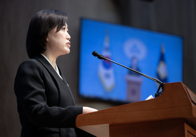 더불어민주당이 국민의힘 소속 의원 45명에게 역사와 국민 앞에 사죄하라고 촉구했다. 사진은 지난 2월16일 백승아 더불어민주당 의원이 서울 여의도 국회 소통관에서 안전한 학교 만들기·하늘이법 입법 기자회견을 하는 모습. /사진=뉴스1