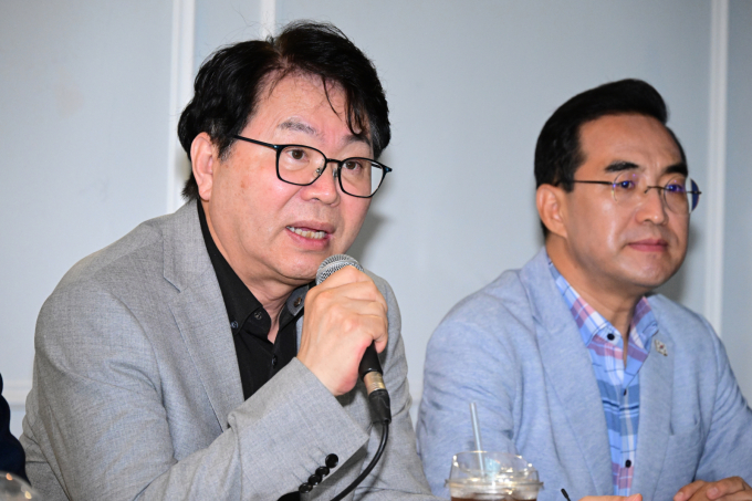 국정기획위원회가 정부 조직 개편을 구상과 관련해 대통령실과 큰 방향에 대한 이견이 없다고 밝혔다. 사진은 카페에서 열린 기자간담회 모습/사진=뉴스1