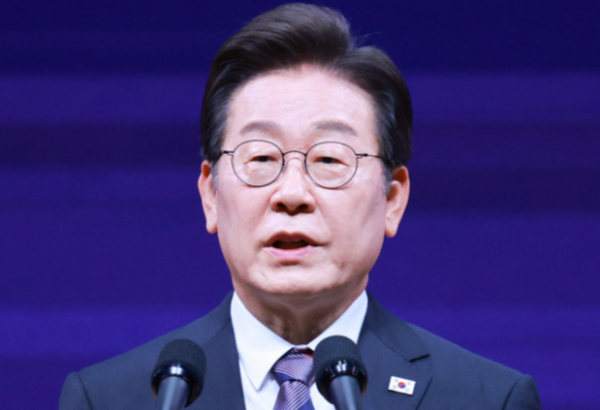 이재명 대통령의 국정수행 평가가 5주 연속 상승했다. 사진은 이재명 대통령이 지난 13일 서울 강남구 코엑스에서 열린 2025 세계정치학회(IPSA) 서울총회 개막식에서 기조연설을 하고 있는 모습. /사진=뉴시스