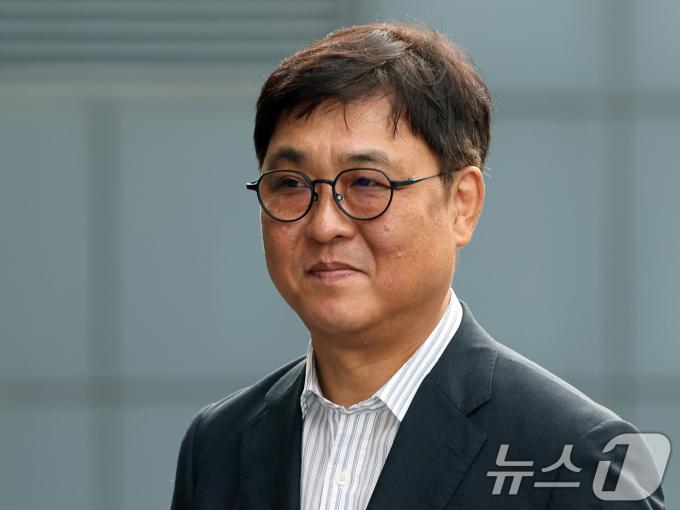 최휘영 문화체육관광부 장관 후보자가 14일 오전 서울 종로구 국립현대미술관에 마련된 인사청문회 사무실로 출근하고 있다. 2025.7.14/뉴스1 ⓒ News1 황기선 기자