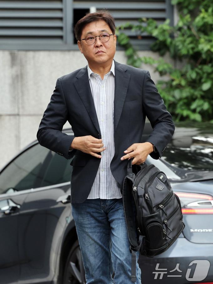 최휘영 문화체육관광부 장관 후보자가 14일 오전 서울 종로구 국립현대미술관에 마련된 인사청문회 사무실로 출근하고 있다. 2025.7.14/뉴스1 ⓒ News1 황기선 기자