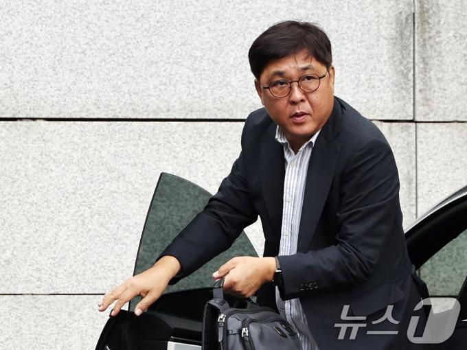 최휘영 문화체육관광부 장관 후보자가 14일 오전 서울 종로구 국립현대미술관에 마련된 인사청문회 사무실로 출근하고 있다. 2025.7.14/뉴스1 ⓒ News1 황기선 기자