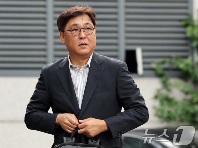 최휘영 문화체육관광부 장관 후보자가 14일 오전 서울 종로구 국립현대미술관에 마련된 인사청문회 사무실로 출근하고 있다. 2025.7.14/뉴스1 ⓒ News1 황기선 기자