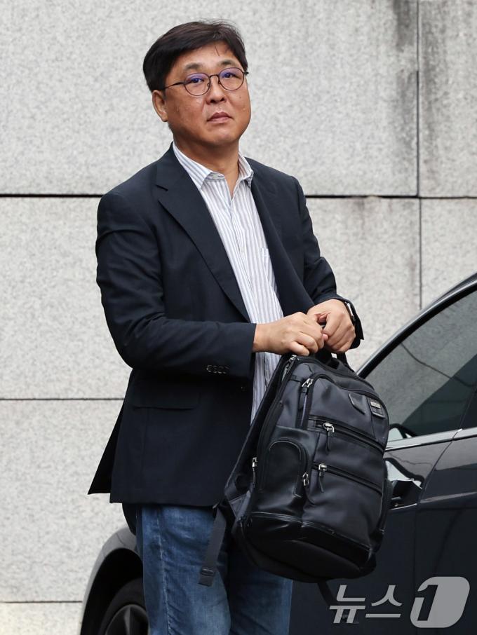 최휘영 문화체육관광부 장관 후보자가 14일 오전 서울 종로구 국립현대미술관에 마련된 인사청문회 사무실로 출근하고 있다. 2025.7.14/뉴스1 ⓒ News1 황기선 기자