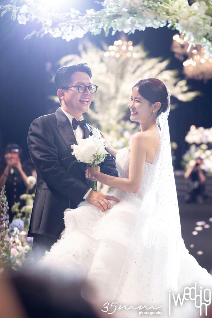 방송인 김준호, 김지민 / 아이웨딩 제공