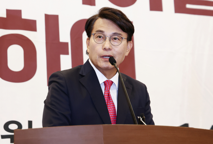 명태균 공천 개입 의혹을 수사 중인 김건희 특검이 윤상현 국민의힘 의원으로부터 잠금 상태에 아이폰을 임의제출 받았다. 사진은 14일 서울 여의도 국회박물관에서 열린 긴급토론회에 참석한 윤상현 국민의힘 의원의 모습. /사진=뉴스1