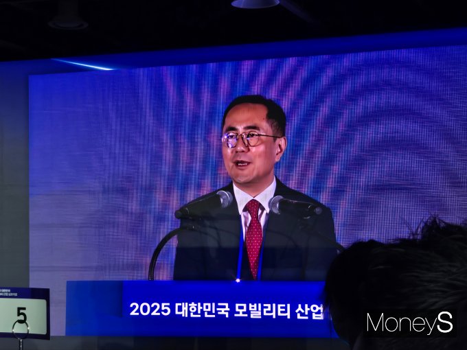 개회사 중인 이정환 대표이사의 모습. /사진=김이재 기자
