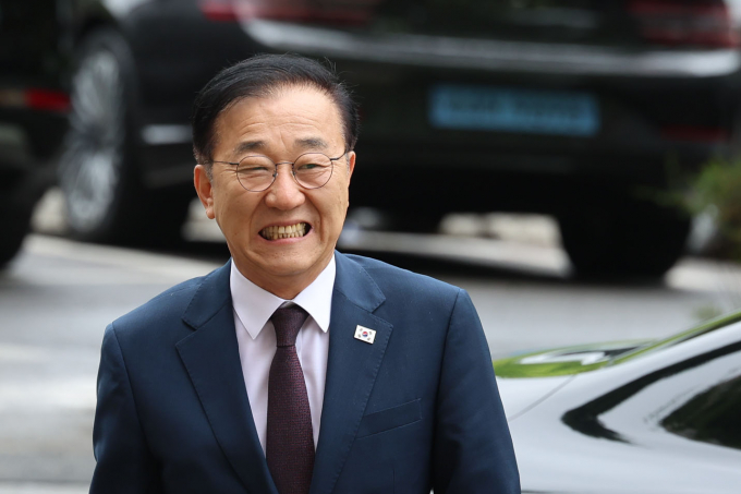 김윤덕 국토교통부 장관 후보자가 15일 오전 경기 과천시 정부과천청사로 출근하고 있다. /사진=뉴시스