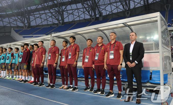 데얀 주르예비치 중국 축구 국가대표팀 감독과 코치진. /뉴스1 ⓒ News1 김영운 기자