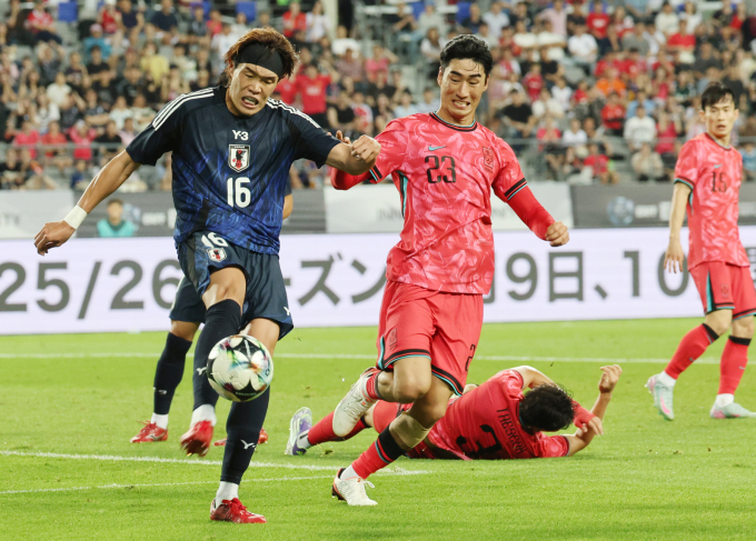 김봉수와 서민우가 한국축구대표팀 3선 미드필더의 새 얼굴로 떠올랐다. 사진은 15일 경기 용인미르스타디움에서 열린 2025 동아시아축구연맹(EAFF) E-1 챔피언십 일본전에 선발 출전한 서민우의 모습. /사진=뉴시스