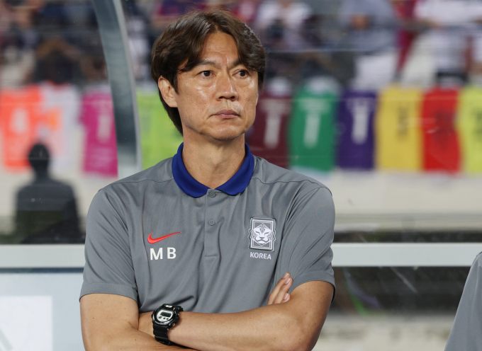2025 동아시안컵 준우승을 차지한 홍명보 축구대표팀 감독이 3백 보완이라는 숙제를 맡게 됐다. 사진은 15일 경기 용인미르스타디움에서 열린 2025 동아시아축구연맹(EAFF) E-1 챔피언십 일본전을 지휘 중인 홍명보 한국축구대표팀 감독. /사진=뉴시스