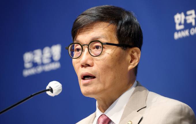 이창용 한국은행 총재가 10일 오전 서울 중구 한국은행에서 열린 통화정책방향 기자간담회에서 발언을 하고 있다./사진=뉴스1