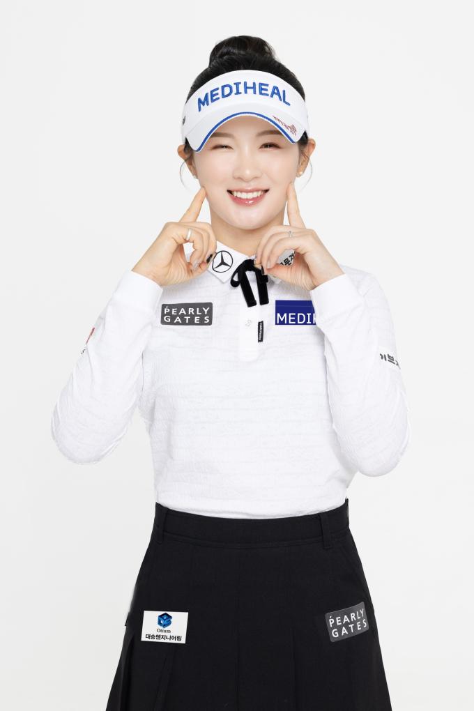 18일 광주 KIA-NC전 시구에 나서는 프로골퍼 박현경. (KIA 제공)