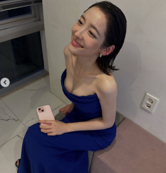 배우 박지현이 지난 18일  인천 파라다이스시티에서 열린 청룡시리즈어워즈 대기시간 도중 찍은 사진. /사진=박지현 인스타그램