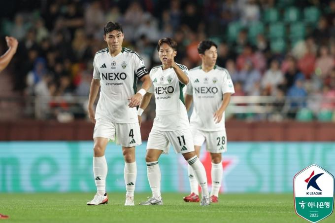 전북 현대 이승우가 득점 후 기뻐하고 있다. (한국프로축구연맹 제공)