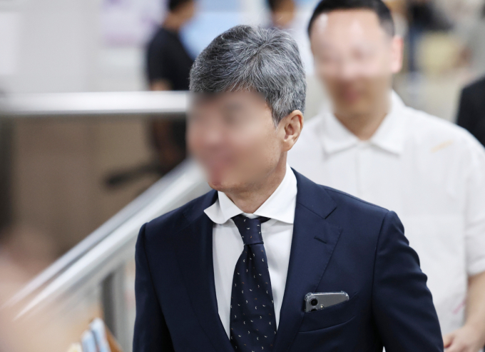 김건희 특검이 이종호 전 블랙펄인베스트 대표가 윤석열 전 대통령 부부와의 친분을 이용해 재판 결과를 유리하게 받아주겠다며 금품을 수수한 정황을 확보했다. 사진은 지난 12일 서울 서초구 고등법원에서 열린 도이치모터스 주가조작 관련 재판에 출석한 이종호 전 대표의 모습. 사진=뉴스1 