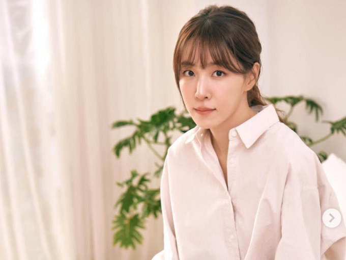 작사가 김이나가 올데프 무시발언으로 논란이 일고 있다. /사진=김이나 인스타그램