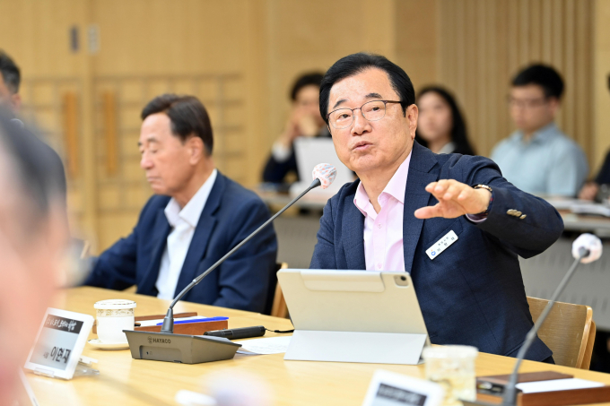 이현재 하남시장이 21일 열린 주간회의를 주재하며 발언하고 있다. /사진제공=남양주시 