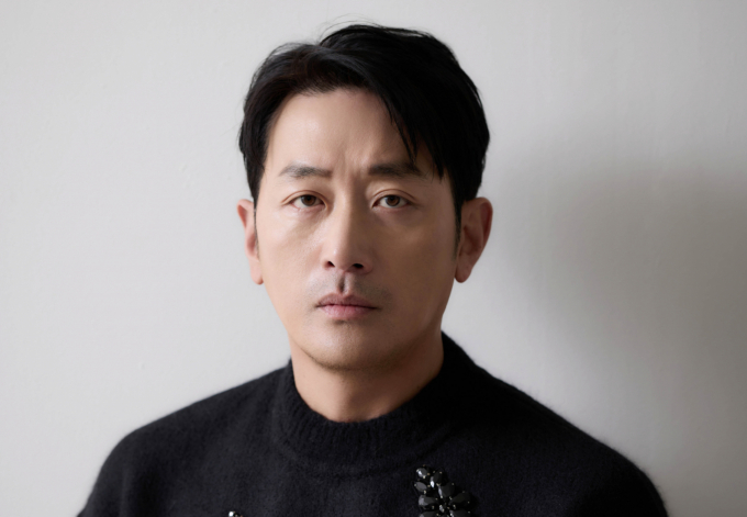 배우 하정우가 선을 넘은 댓글로 파문이 일자 사과했다. 사진은 지난 1월 라운드 인터뷰에 참석한 영화 '브로큰'의 주연배우 하정우. /사진=바른손이앤에이 제공
