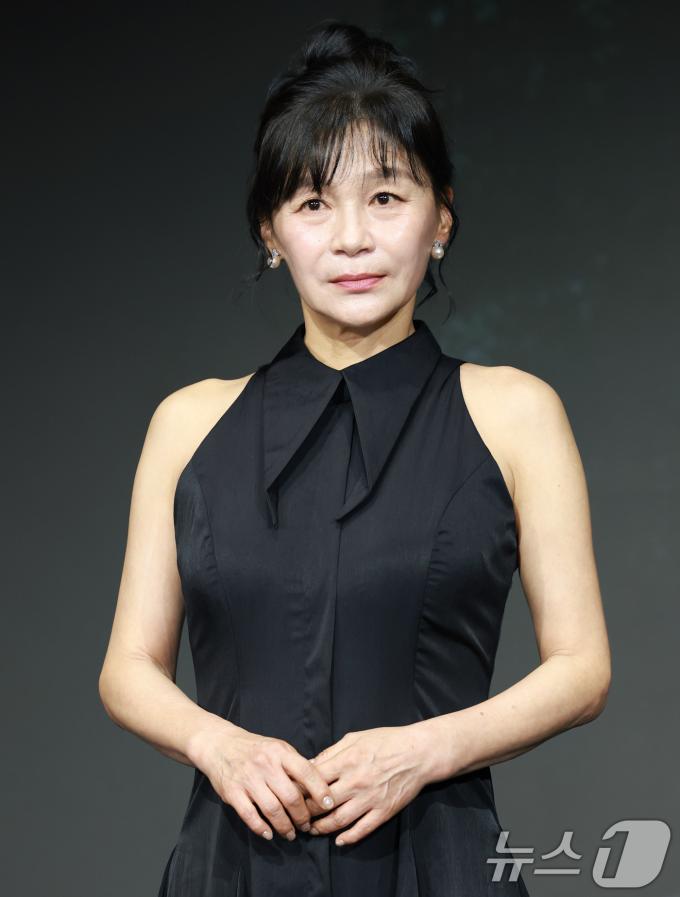 배우 길해연이 22일 오전 서울 마포구 호텔 나루 서울 엠갤러리에서 열린 넷플릭스 시리즈 '트리거' 제작발표회에 참석해 포즈를 취하고 있다. '트리거'는 대한민국에서 출처를 알 수 없는 불법 총기가 배달되고 총기 사건이 끊임없이 발생하는 가운데 각자의 이유로 총을 든 두 남자의 이야기를 그린 총기 액션 재난 스릴러다. 2025.7.22/뉴스1 ⓒ News1 권현진 기자
