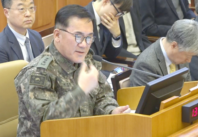 내란 특검이 여인형 전 국군방첩사령관을 소환해 비상계엄 당시 국민의힘 지도부가 계엄에 가담했는지 등을 조사한다. 사진은 지난 2일 서울 종로구 헌법재판소에서 열린 윤석열 전 대통령 탄핵심판에 출석한 여인형 전 사령관의 모습. /사진=뉴스1(헌법재판소 제공)